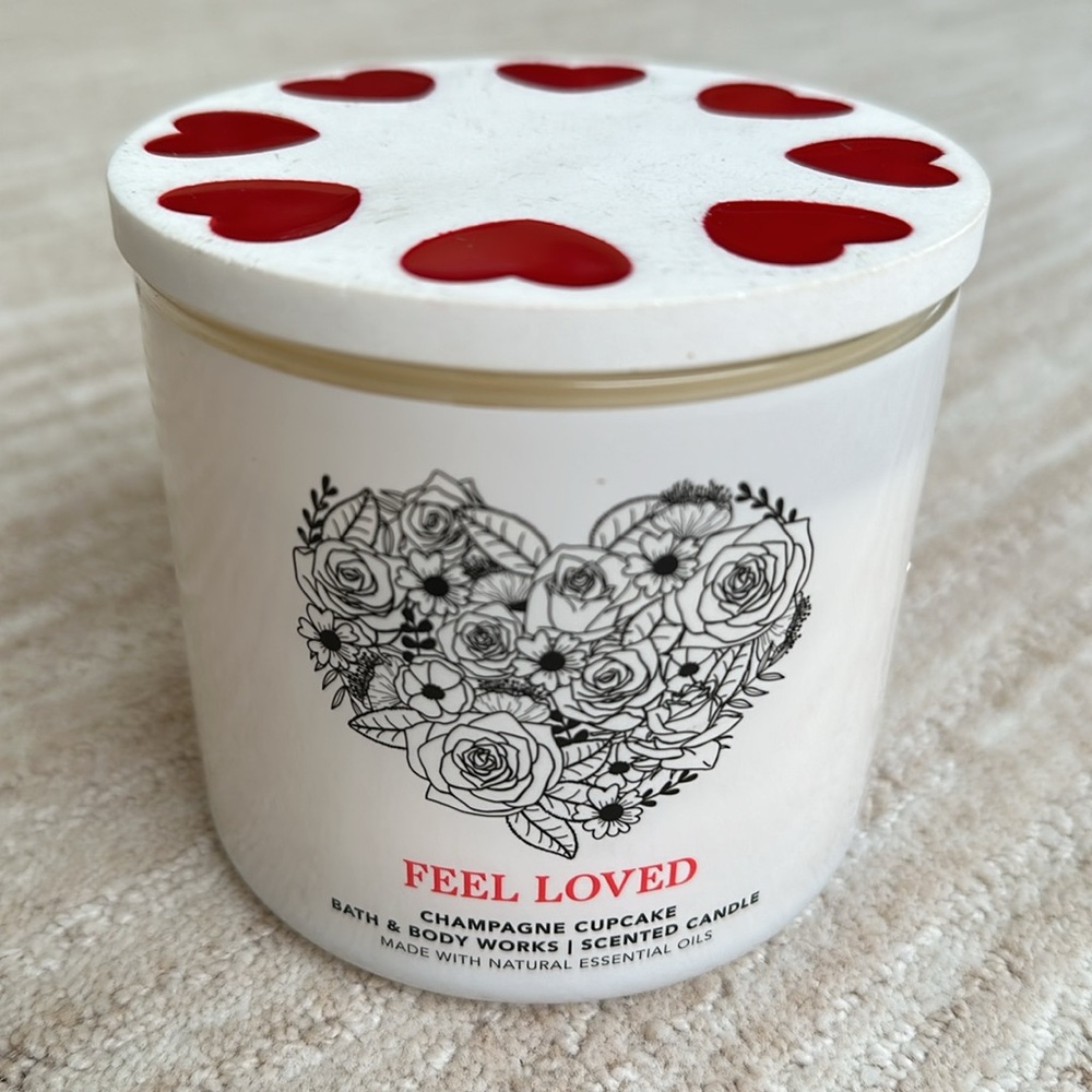 Bath & Body Works Candle Champagne Cupcake Feel Loved 3-Wick Scented Large